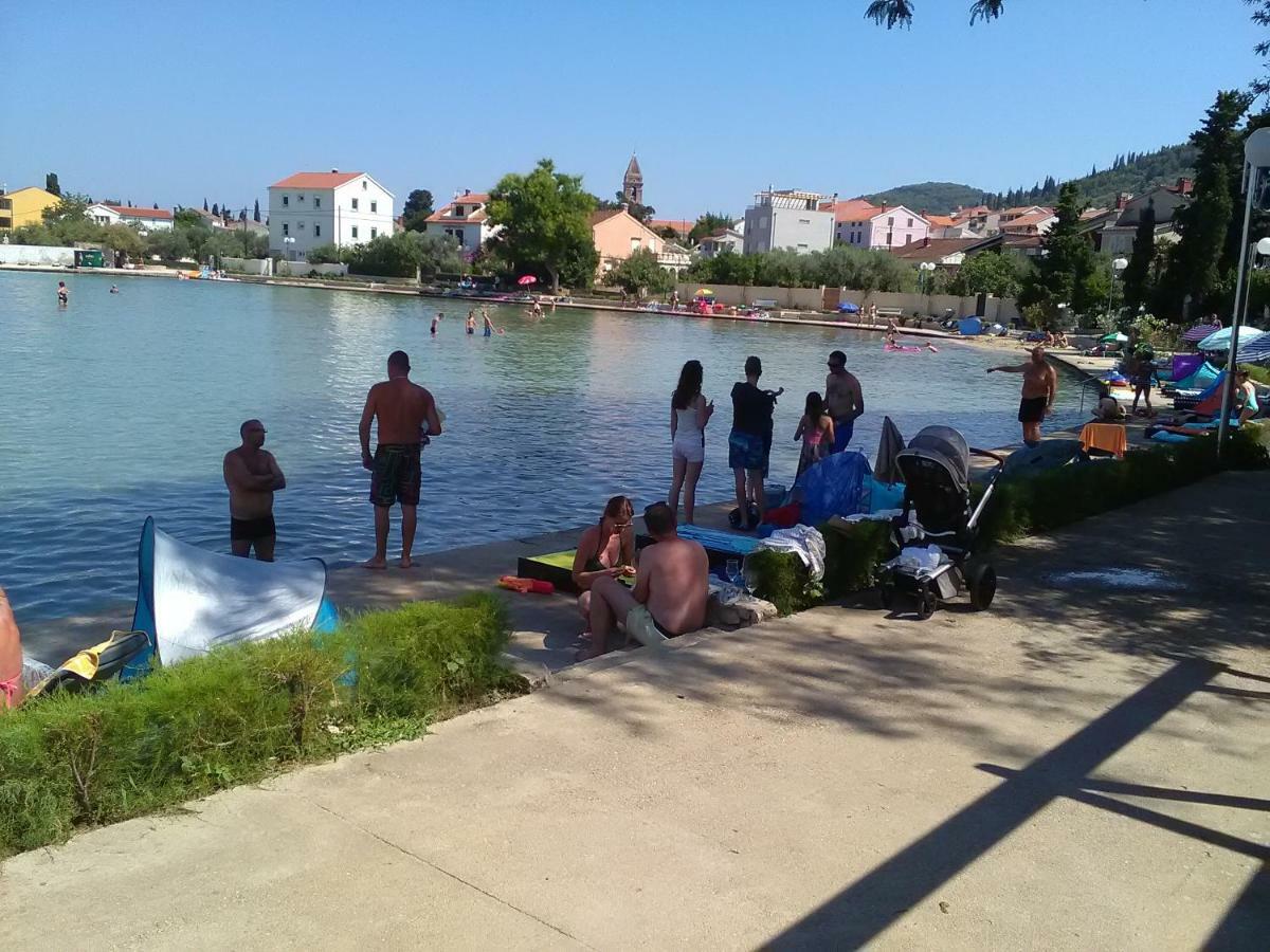 Podvrsina1A Rosa Villa Preko Kültér fotó